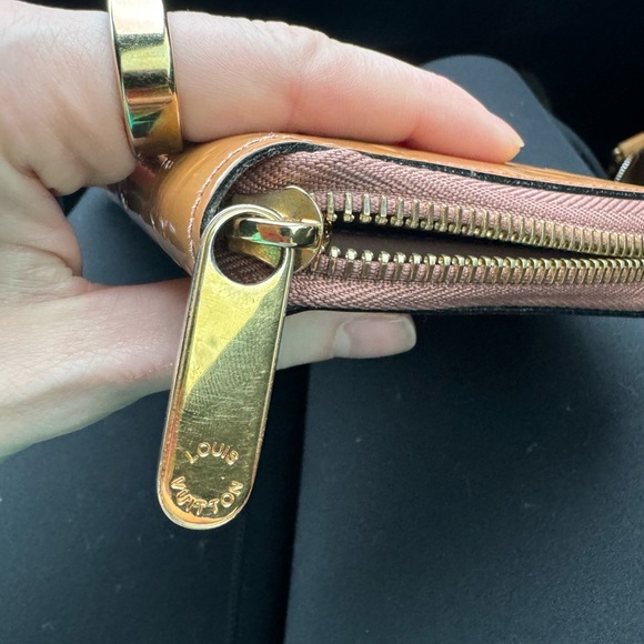 Louis Vuitton Vernis Zippy Wallet - Picture 8 of 13